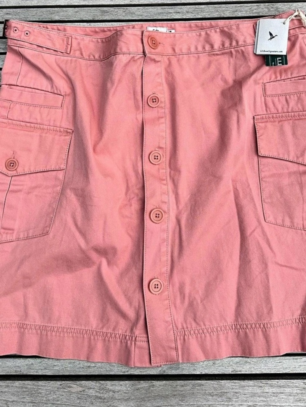 NWT L.L.Bean 100% Cotton Cargo Skirt in salmon color, Size 18